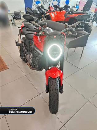 DUCATI MONSTER 937 